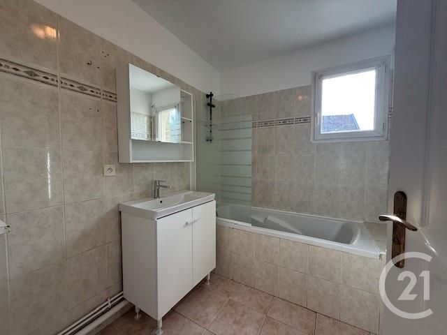 Appartement F3 à louer - 3 pièces - 66.8 m2 - COULOMMIERS - 77 - ILE-DE-FRANCE - Century 21 A.S.M.