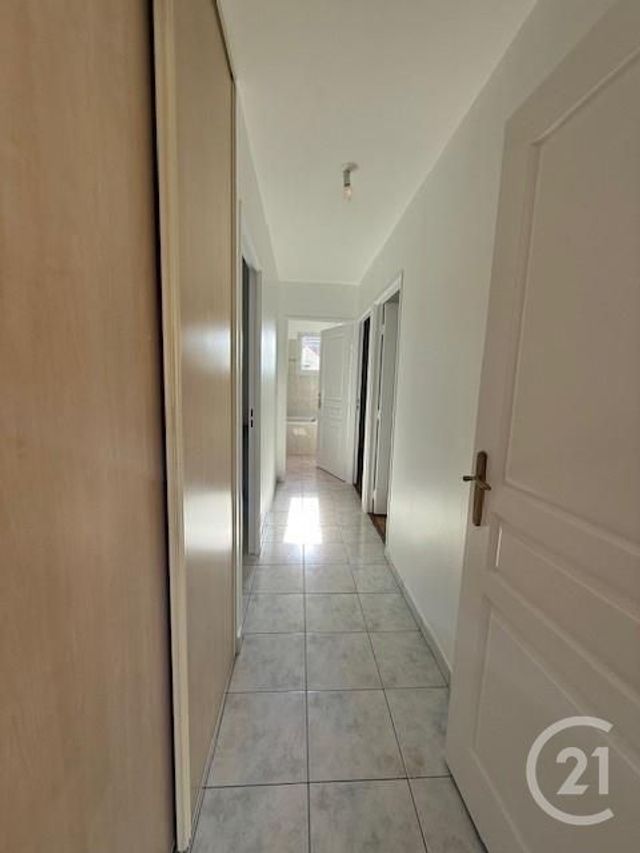 Appartement F3 à louer - 3 pièces - 66.8 m2 - COULOMMIERS - 77 - ILE-DE-FRANCE - Century 21 A.S.M.