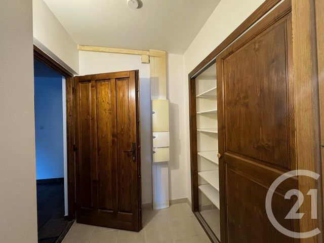 Appartement F2 à louer - 2 pièces - 60.4 m2 - COULOMMIERS - 77 - ILE-DE-FRANCE - Century 21 A.S.M.