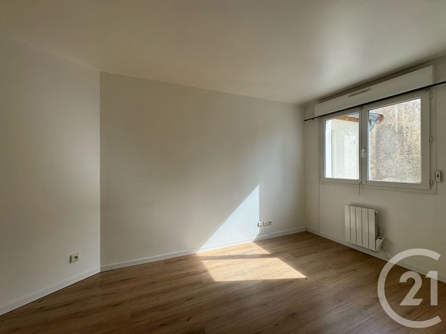 Appartement F3 à louer - 3 pièces - 47.57 m2 - COULOMMIERS - 77 - ILE-DE-FRANCE - Century 21 A.S.M.