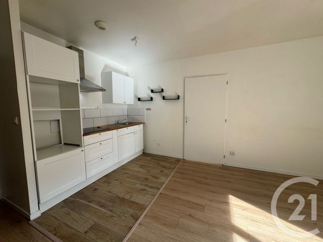 Appartement F3 à louer - 3 pièces - 47.57 m2 - COULOMMIERS - 77 - ILE-DE-FRANCE - Century 21 A.S.M.
