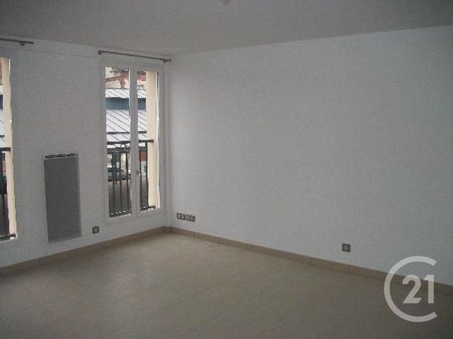 Appartement Studio à louer - 1 pièce - 34.23 m2 - COULOMMIERS - 77 - ILE-DE-FRANCE - Century 21 A.S.M.