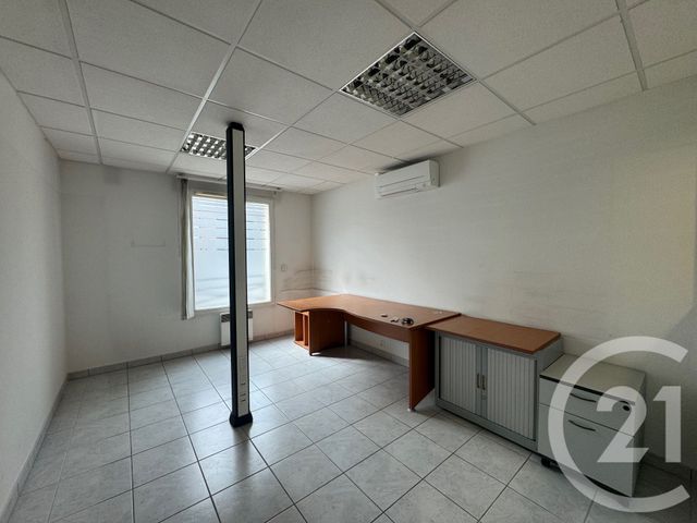 commerce à louer - 263.0 m2 - COULOMMIERS - 77 - ILE-DE-FRANCE - Century 21 A.S.M.