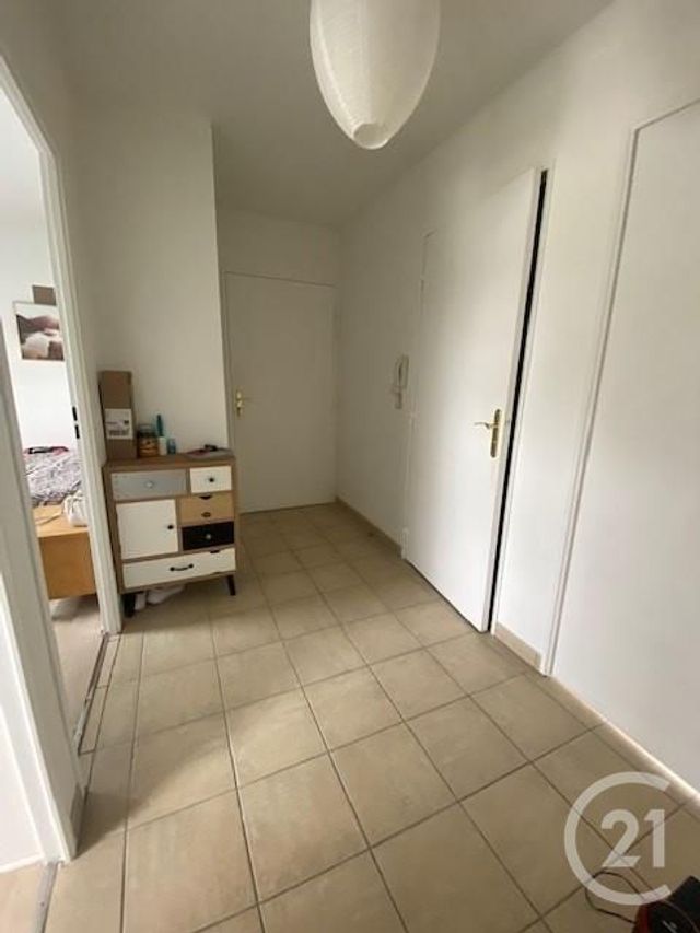 Appartement F3 à louer - 3 pièces - 47.68 m2 - COULOMMIERS - 77 - ILE-DE-FRANCE - Century 21 A.S.M.