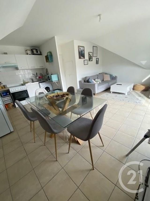 Appartement F3 à louer - 3 pièces - 47.68 m2 - COULOMMIERS - 77 - ILE-DE-FRANCE - Century 21 A.S.M.