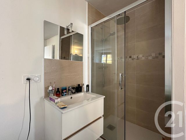 Appartement F2 à louer - 2 pièces - 44.02 m2 - COULOMMIERS - 77 - ILE-DE-FRANCE - Century 21 A.S.M.